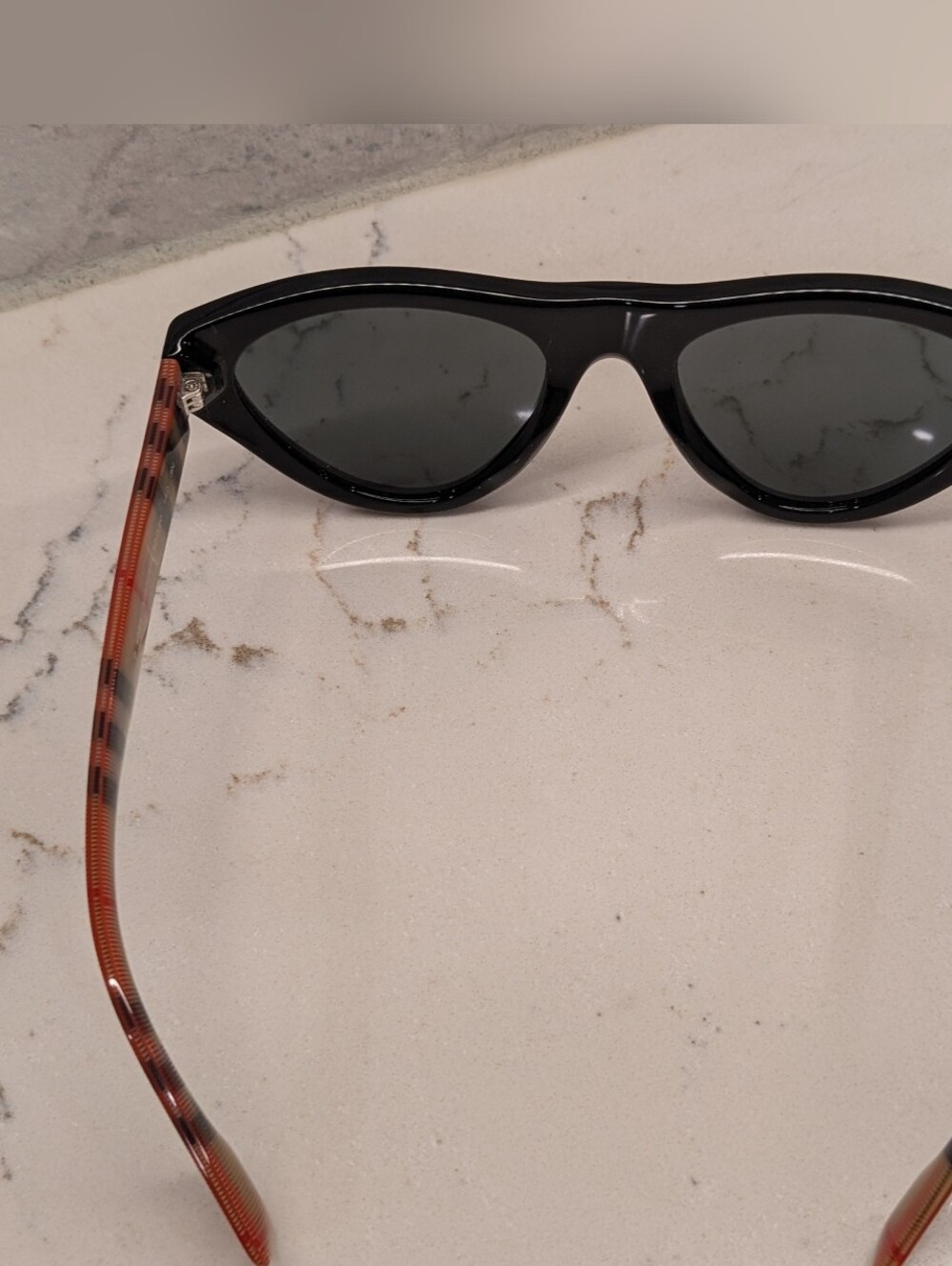 Burberry Sunglasses - GUC - Black Front Nova Check Arms - Picture 7 of 15